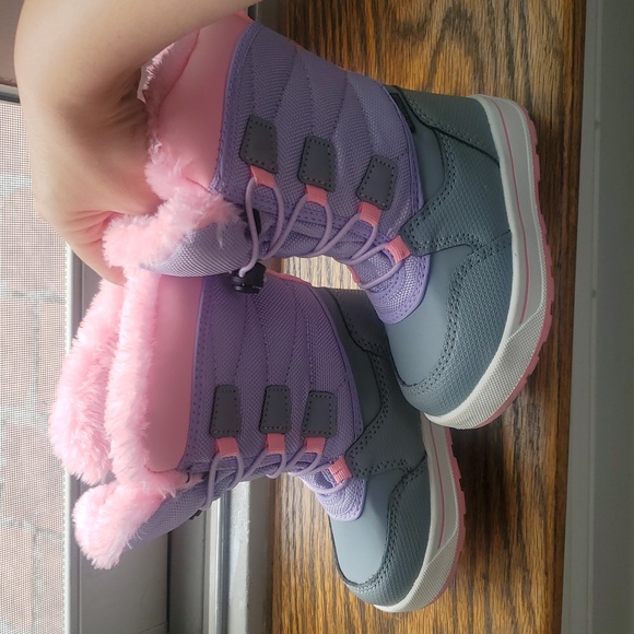 Girl Toddler Size 7 Snow Boots - Picture 3 of 9